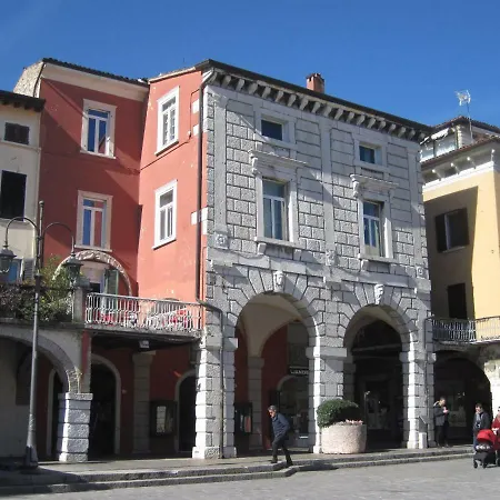 Palazzo Del Provveditore T02294 公寓 代森扎诺-德尔加达